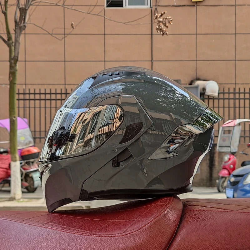 Flip-Up Motorcycle Helmet – DOT-Approved Full-Face Dual-Lens Helmet for Safety & Comfort
