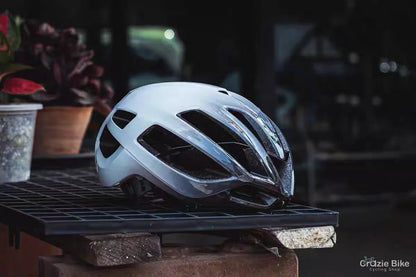 Ultra-Light Aerodynamic Cycling Helmet – Integrally-Molded MTB & Road Bike Helmet for Men